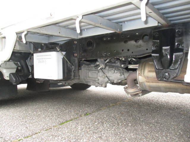 日産バネット平ボディ小型（2t・3t）[写真09]