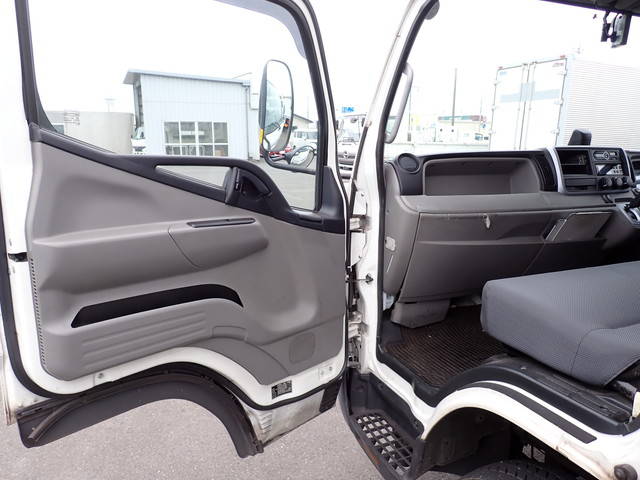 三菱ふそうキャンター冷凍車（冷蔵車）小型（2t・3t）[写真29]