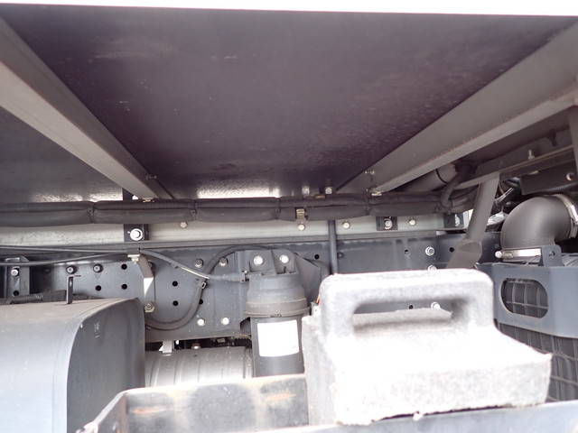 三菱ふそうキャンター冷凍車（冷蔵車）小型（2t・3t）[写真07]