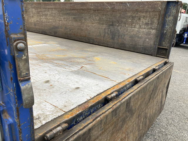 いすゞフォワード平ボディ増トン（6t・8t）[写真10]