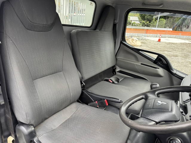 三菱ふそうキャンターダンプ小型（2t・3t）[写真10]