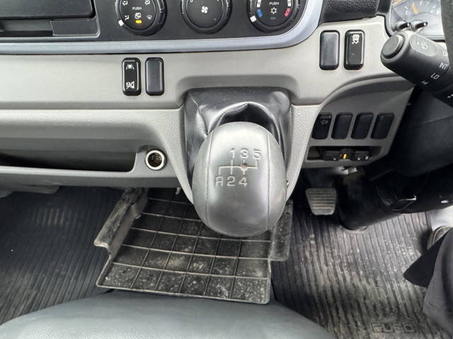 三菱ふそうキャンターダンプ小型（2t・3t）[写真16]