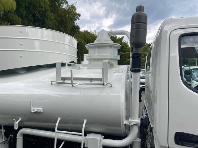 日野デュトロバキュームカー小型（2t・3t）[写真12]