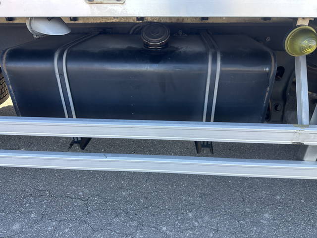 日野レンジャーアルミウイング中型（4t）[写真25]