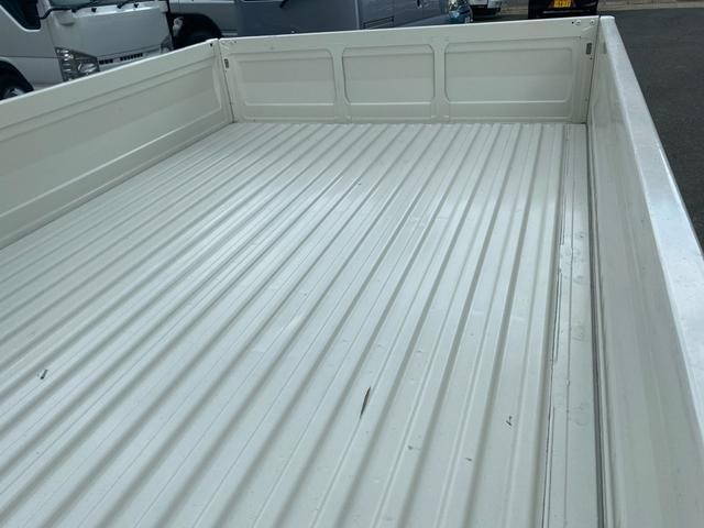 トヨタトヨエース平ボディ小型（2t・3t）[写真12]