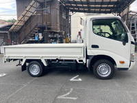 トヨタトヨエース平ボディ小型（2t・3t）[写真09]