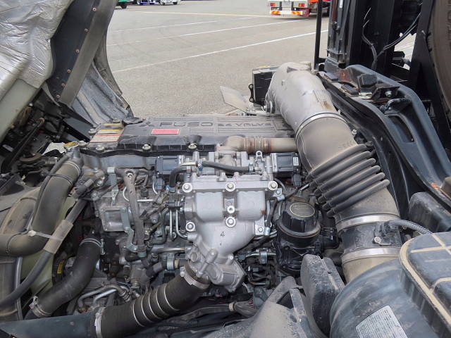 三菱ふそうファイターコンテナ専用車増トン（6t・8t）[写真13]