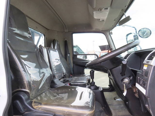 三菱ふそうファイターコンテナ専用車増トン（6t・8t）[写真18]