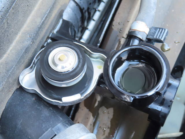 いすゞエルフクレーン3段小型（2t・3t）[写真17]