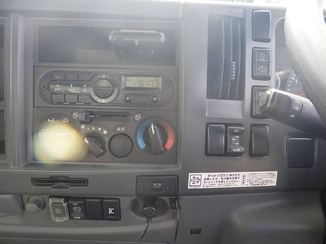 いすゞフォワードダンプ中型（4t）[写真28]