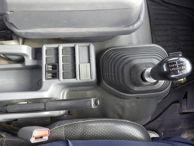 いすゞフォワードダンプ中型（4t）[写真32]