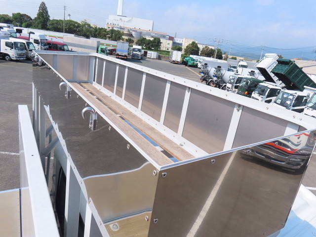 日野プロフィアアルミブロック大型（10t）[写真29]