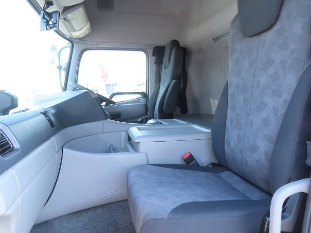 UDトラックスその他の車種アルミウイング大型（10t）[写真21]