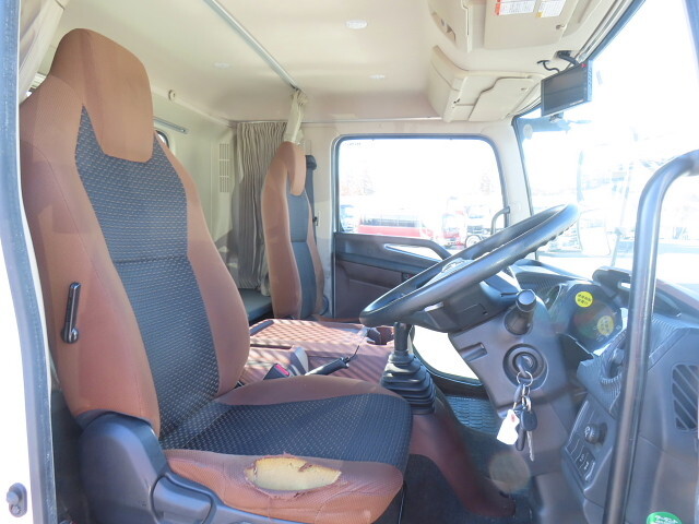 日野レンジャー平ボディ増トン（6t・8t）[写真18]