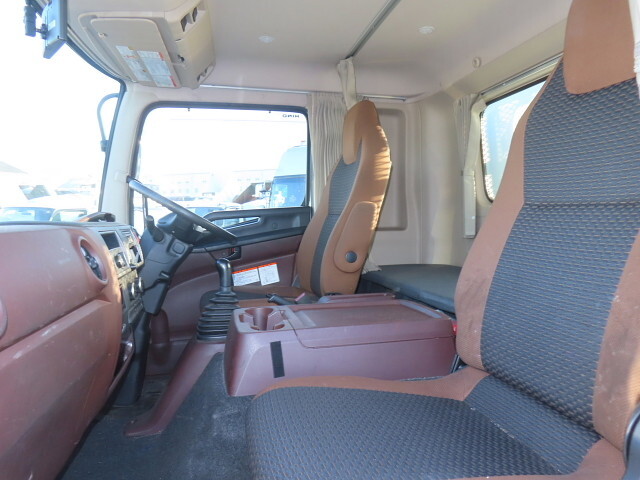 日野レンジャー平ボディ増トン（6t・8t）[写真21]