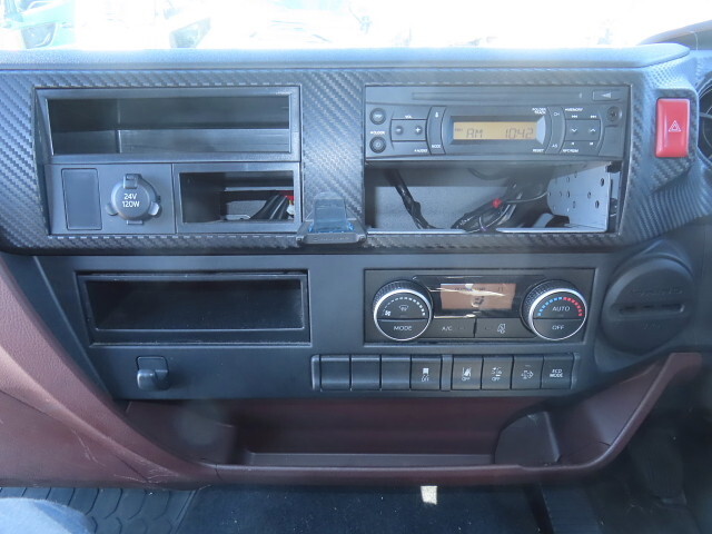 日野レンジャー平ボディ増トン（6t・8t）[写真22]