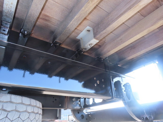 日野レンジャー平ボディ増トン（6t・8t）[写真09]