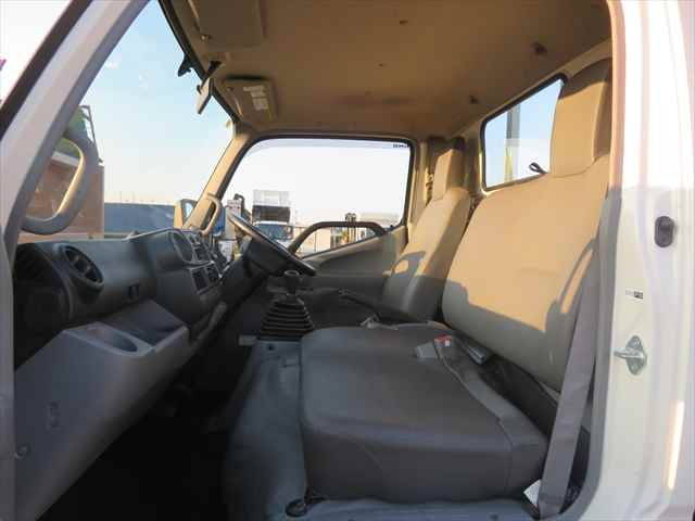 日野デュトロ平ボディ小型（2t・3t）[写真31]