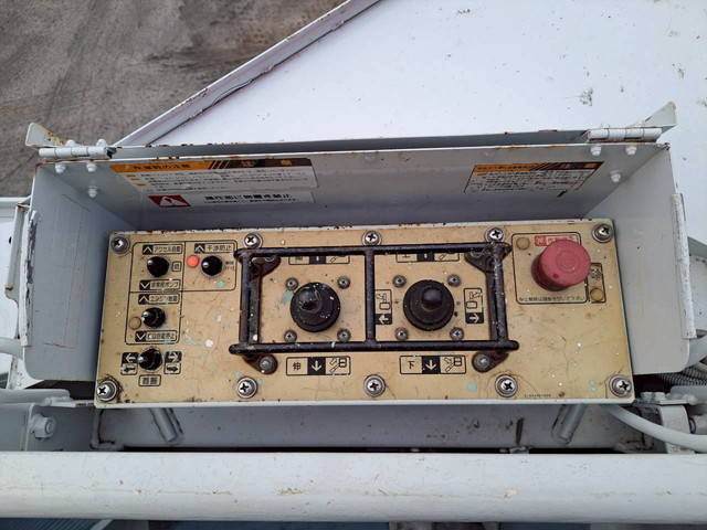 いすゞエルフ高所作業車小型（2t・3t）[写真15]