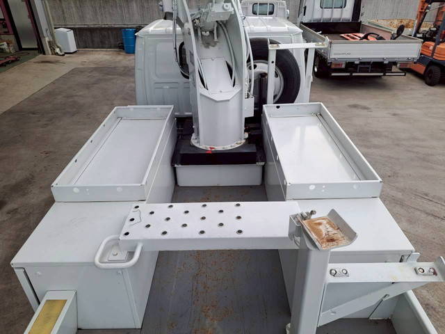 いすゞエルフ高所作業車小型（2t・3t）[写真18]