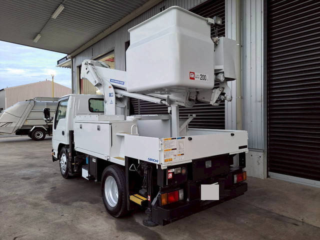 いすゞエルフ高所作業車小型（2t・3t）[写真02]