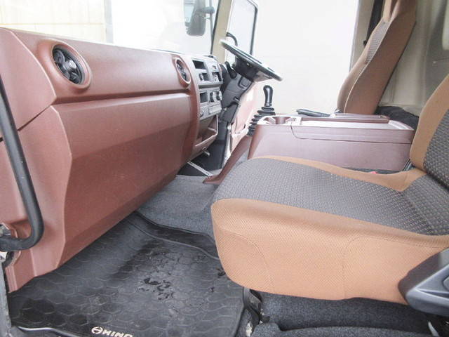 日野レンジャーアルミウイング中型（4t）[写真22]