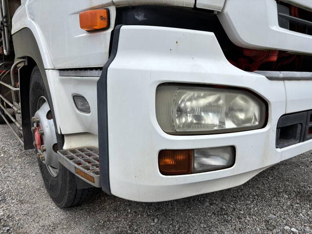 UDトラックスクオン深ダンプ（土砂禁ダンプ）大型（10t）[写真10]