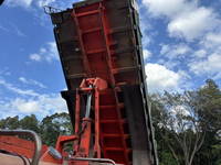 UDトラックスクオン深ダンプ（土砂禁ダンプ）大型（10t）[写真12]