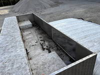 UDトラックスクオン深ダンプ（土砂禁ダンプ）大型（10t）[写真21]