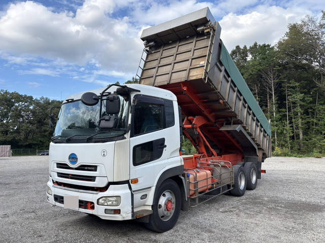 UDトラックスクオン深ダンプ（土砂禁ダンプ）大型（10t）[写真03]