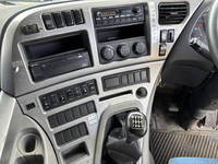 UDトラックスクオン深ダンプ（土砂禁ダンプ）大型（10t）[写真33]