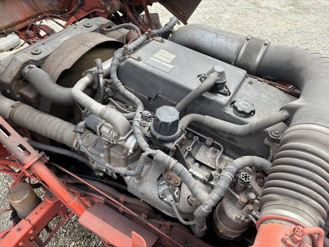 UDトラックスクオン深ダンプ（土砂禁ダンプ）大型（10t）[写真35]