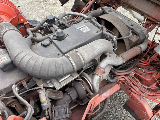 UDトラックスクオン深ダンプ（土砂禁ダンプ）大型（10t）[写真36]