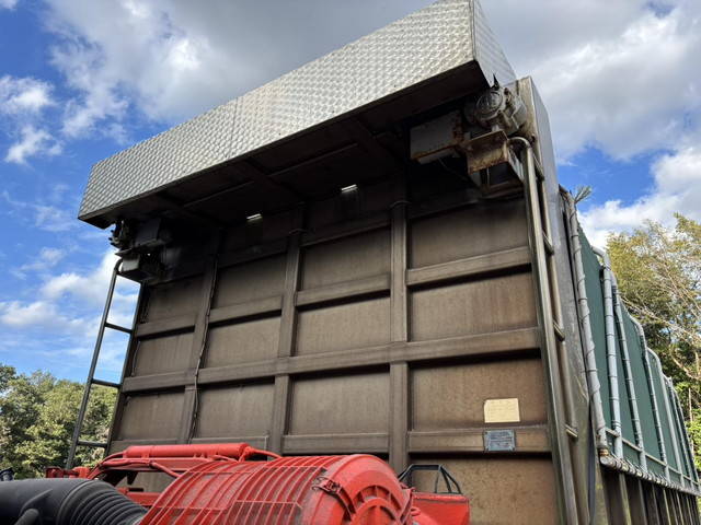 UDトラックスクオン深ダンプ（土砂禁ダンプ）大型（10t）[写真37]