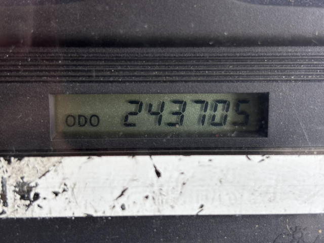 UDトラックスクオン深ダンプ（土砂禁ダンプ）大型（10t）[写真40]