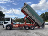 UDトラックスクオン深ダンプ（土砂禁ダンプ）大型（10t）[写真05]