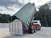 UDトラックスクオン深ダンプ（土砂禁ダンプ）大型（10t）[写真07]