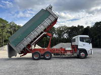 UDトラックスクオン深ダンプ（土砂禁ダンプ）大型（10t）[写真08]