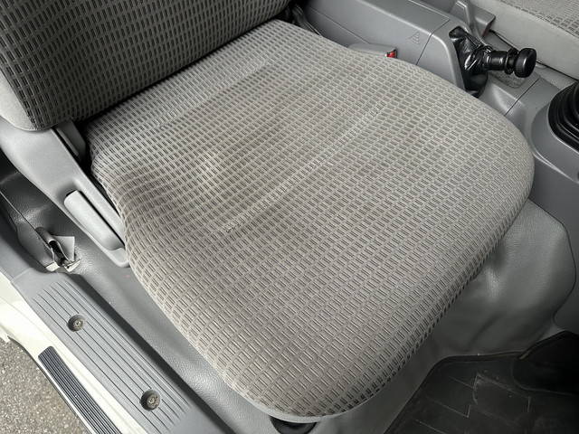 日野デュトロアルミバン小型（2t・3t）[写真30]