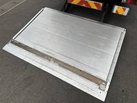 日野デュトロアルミバン小型（2t・3t）[写真04]