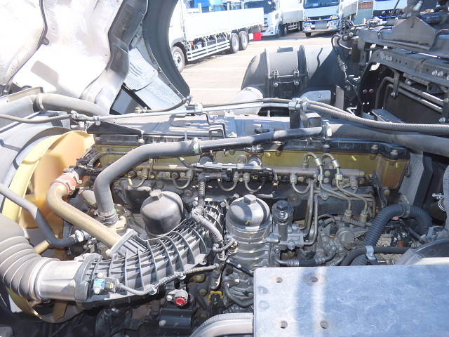 三菱ふそうスーパーグレートトレーラーヘッド（トラクターヘッド）大型（10t）[写真12]