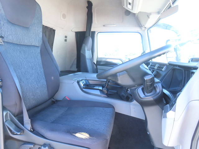 三菱ふそうスーパーグレートトレーラーヘッド（トラクターヘッド）大型（10t）[写真16]