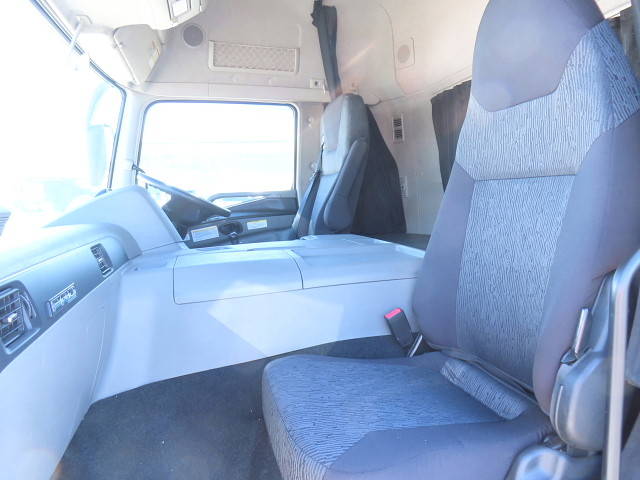 三菱ふそうスーパーグレートトレーラーヘッド（トラクターヘッド）大型（10t）[写真17]