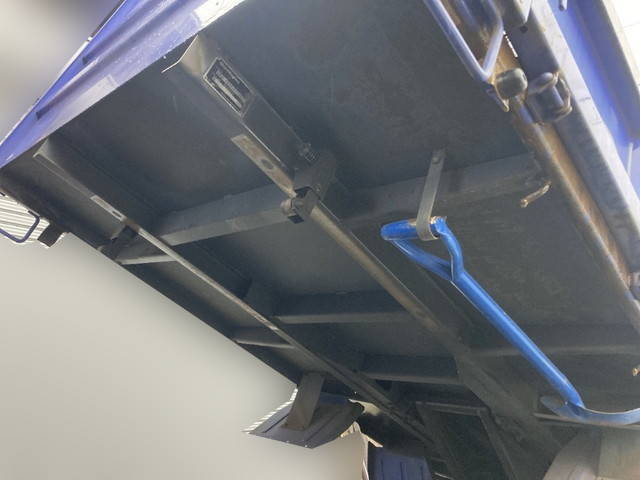 三菱ふそうキャンターダンプ小型（2t・3t）[写真10]