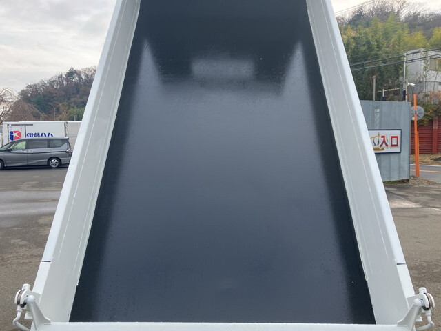 三菱ふそうキャンターダンプ小型（2t・3t）[写真13]