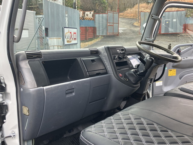 三菱ふそうキャンターダンプ小型（2t・3t）[写真28]