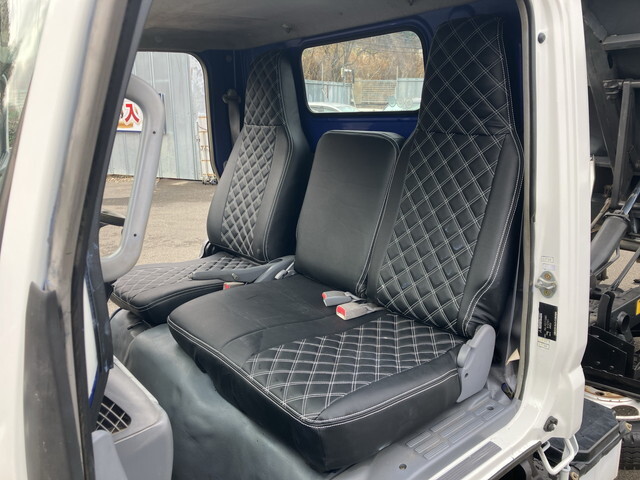 三菱ふそうキャンターダンプ小型（2t・3t）[写真29]