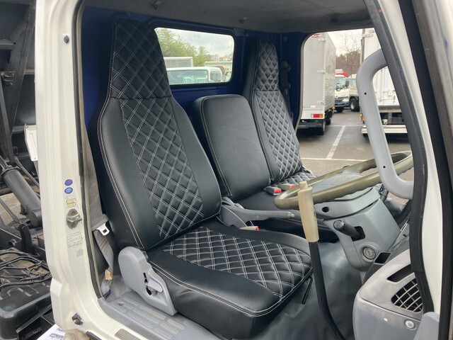 三菱ふそうキャンターダンプ小型（2t・3t）[写真30]