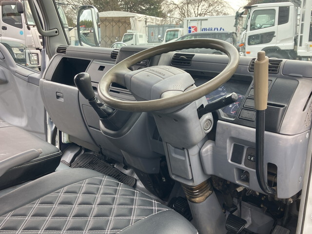 三菱ふそうキャンターダンプ小型（2t・3t）[写真31]