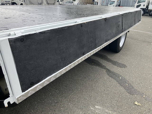 三菱ふそうキャンター平ボディ小型（2t・3t）[写真14]